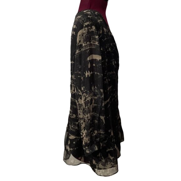 Women's Black & Taupe Chiffon Blouse Size 1X (16W-18W) V-Neck Tux-Pleated Button - Picture 9 of 9